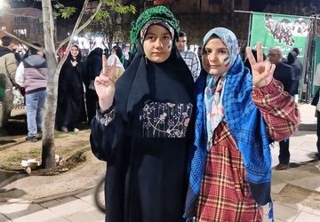 حضور مقتدرانه خرم آبادی ها در اجتماعات شبانه