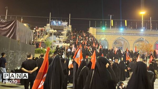 رسم وداع  با پیکر مطهر امام قائد