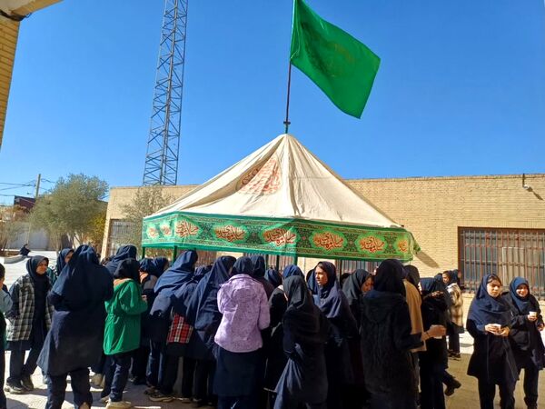 برپایی موکب حضرت فاطمه(س) در دبیرستان ام هانی