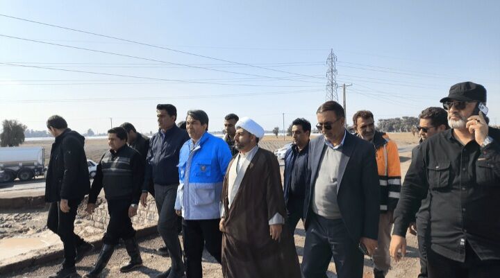 بازدید استاندار کرمان از مناطق سیل جازموریان
