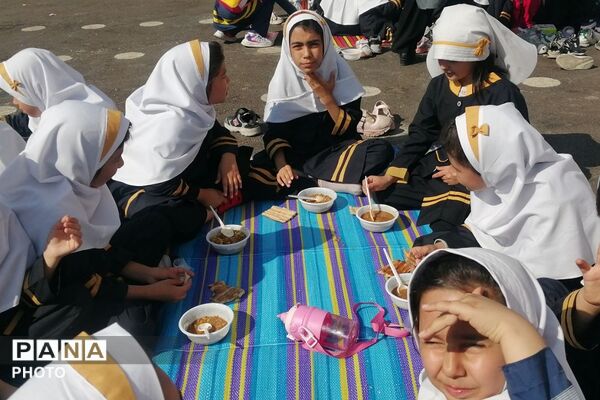 مراسم دهه فاطمیه و هفته پدافند غیرعامل در دبستان منتظر قائم شهرری 