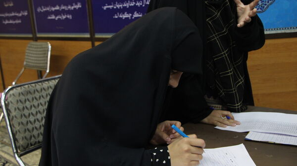 تجلیل از خیرین و فعالان کمک به جبهه مقاومت در دفتر امام جمعه یزد
