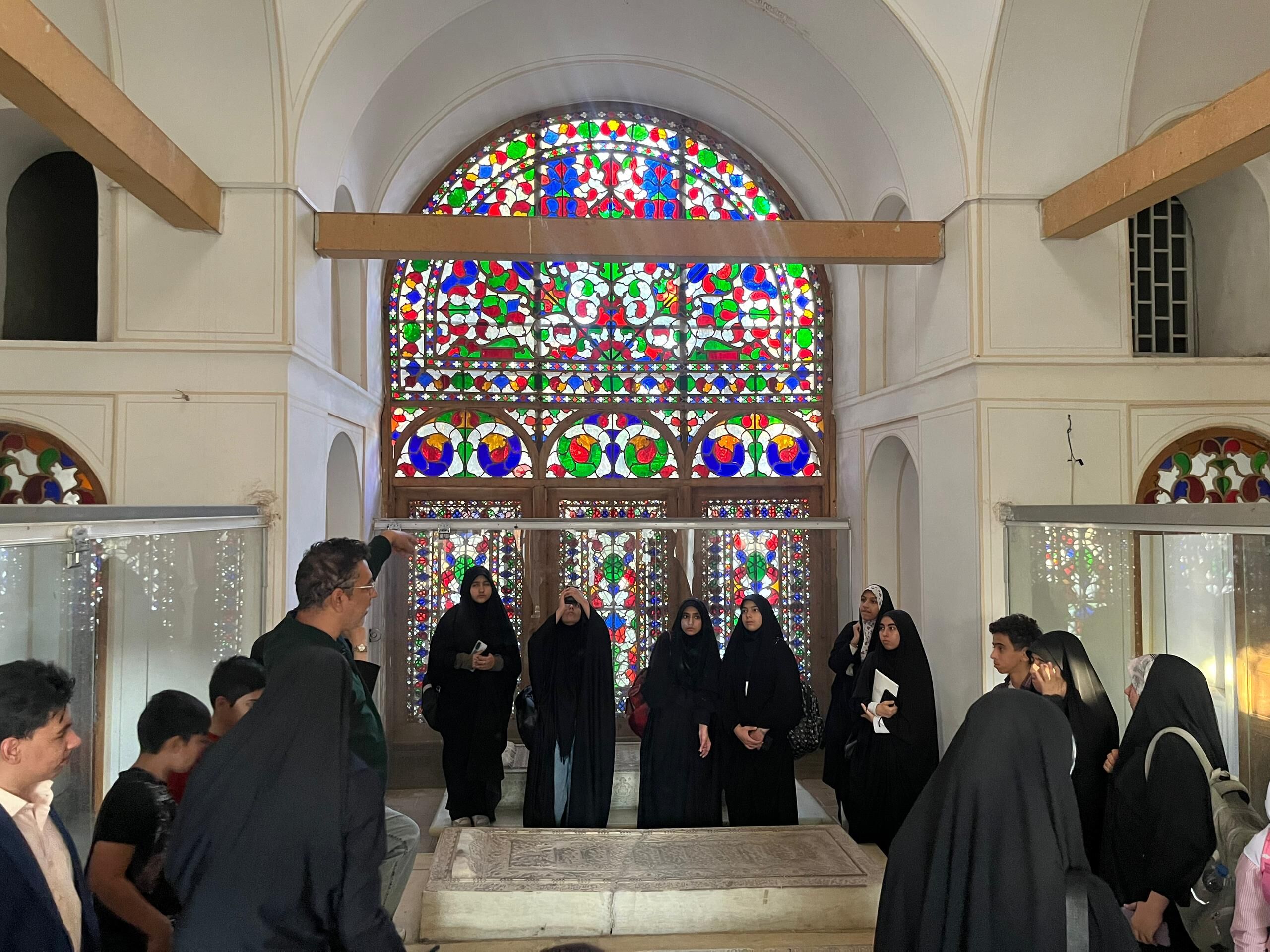 از تالار ادب تا اماکن تاریخی