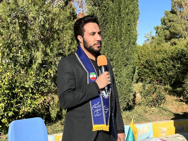 حضور پرشور مردم شهرضا در تشییع پیکر مطهر ده شهید گمنام دوران دفاع مقدس 