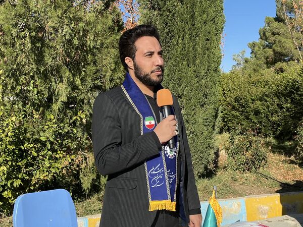 حضور پرشور مردم شهرضا در تشییع پیکر مطهر ده شهید گمنام دوران دفاع مقدس 