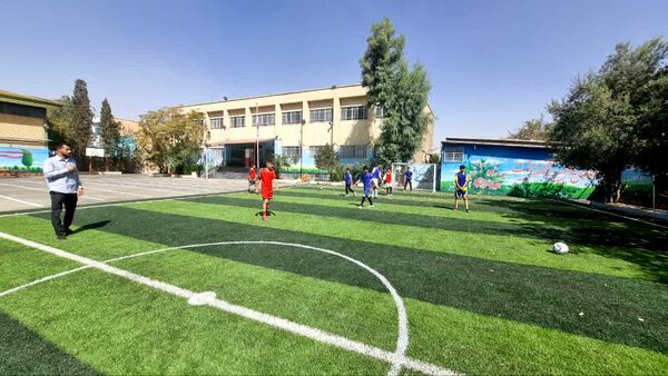 افتتاح زمین چمن مصنوعی دبیرستان اندیشه شاهد منطقه ۱۶