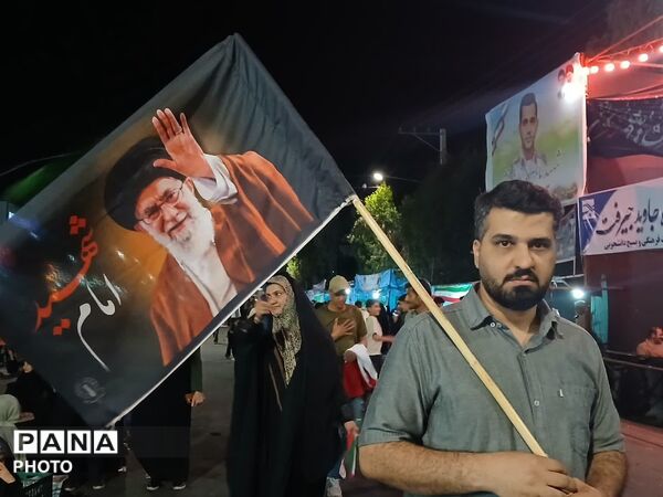 از تجمع تا ایستادگی؛ حضور مردم در چهارراه بعثت برای دفاع از ایران