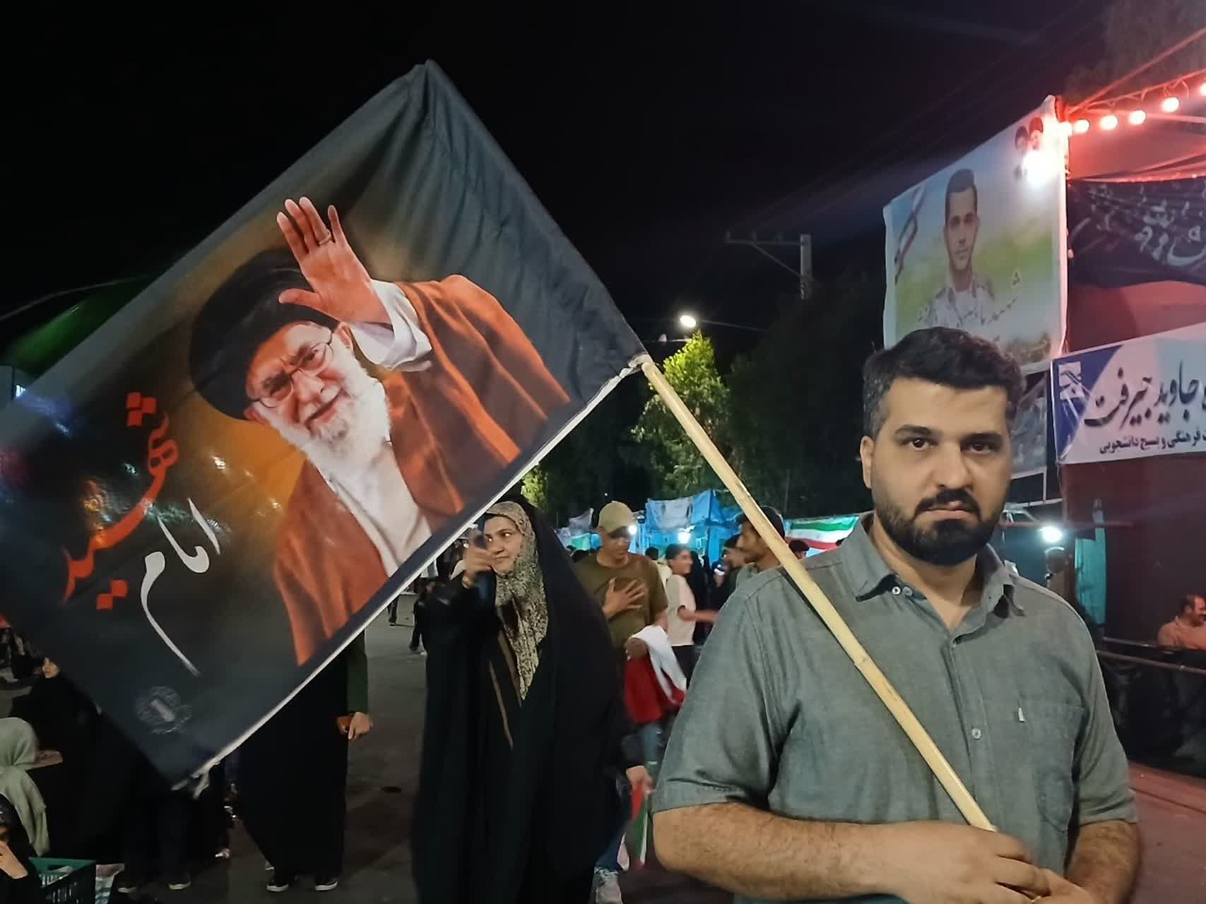از تجمع تا ایستادگی؛ حضور مردم در چهارراه بعثت برای دفاع از ایران