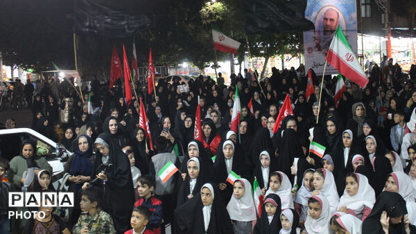 میدان‌داری دانش‌آموزان سملقانی در میدان مقاومت