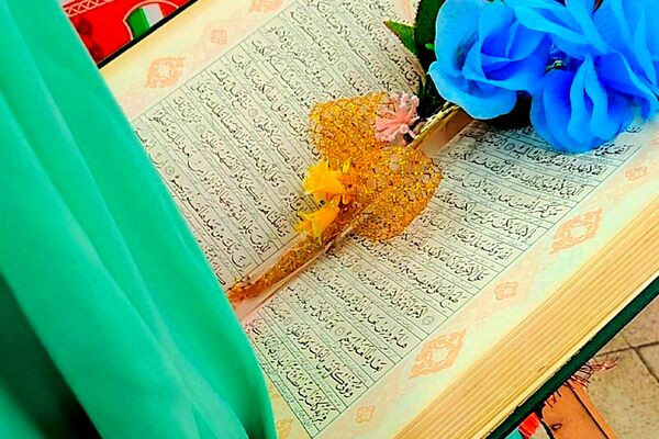 مراسم «لاله‌های روشن» در دبستان دکتر کیهانی 
