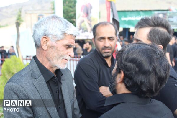 خاکسپاری دو شهید جنگ سوم در گلزار شهدای روستای فردو