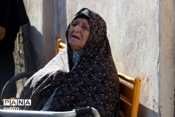 مراسم تشییع و خاکسپاری خلبان شهید مجید دلیریان در روستای صرم