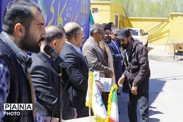 تجلیل از کارگران و زحمت کشان خدمات شهری و فضای سبز شهرداری فیروزکوه 