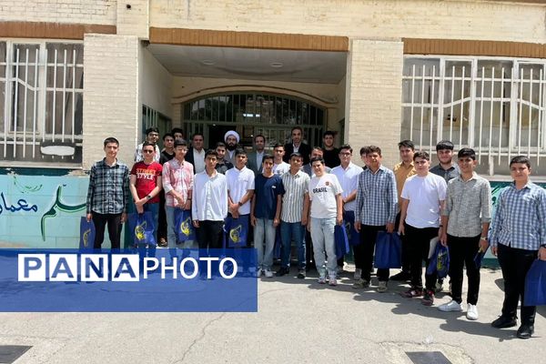 تجلیل از دانش‌آموزان اتحادیه انجمن‌های اسلامی در بهارستان‌۲