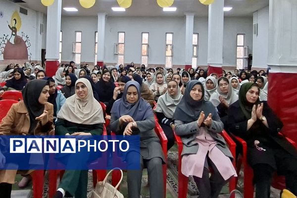 شوق انتظار دیدار منجی عالم بشریت در قلب‌های دانش‌آموزان زینبیه۲