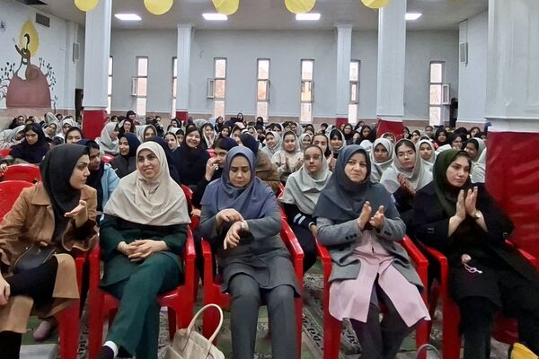 شوق انتظار دیدار منجی عالم بشریت در قلب‌های دانش‌آموزان زینبیه۲