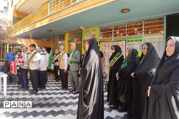 افتتاحیه «دوشنبه های امام حسینی» مدارس ورامین در مدرسه «معرفت نو»