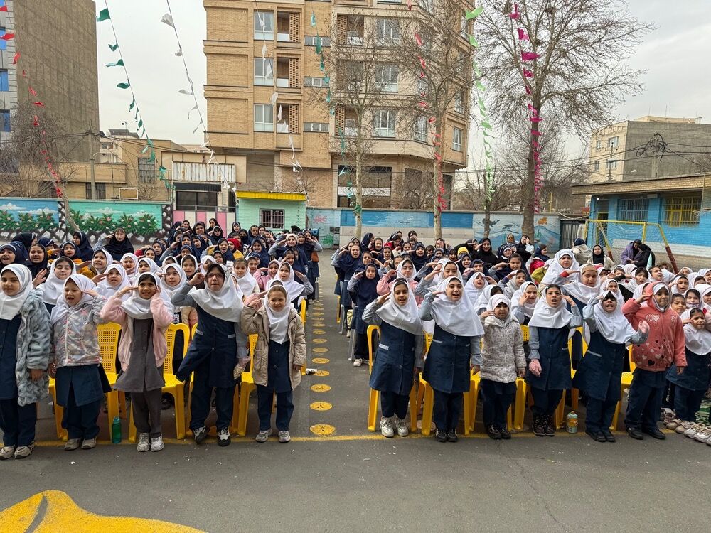 جشن نیمه شعبان در مدرسه المهدی ناحیه 2 کرج 