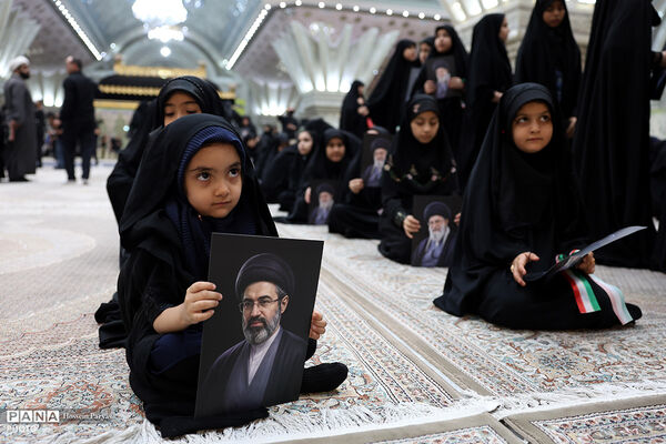 برگزاری همایش بزرگ جمع‌خوانی دانش‌آموزان با اجرای سرود و نوحه حماسی «باید برخاست»