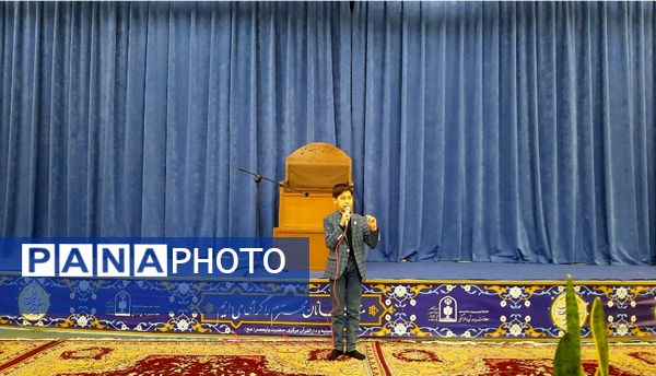 تجلیل از نفرات برتر هیات‌های مذهبی دانش‌آموزی 