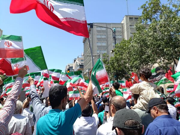 راهپیمایی جمعه خشم و نصر با حضور پرشور مشهد مقدس برگزار شد