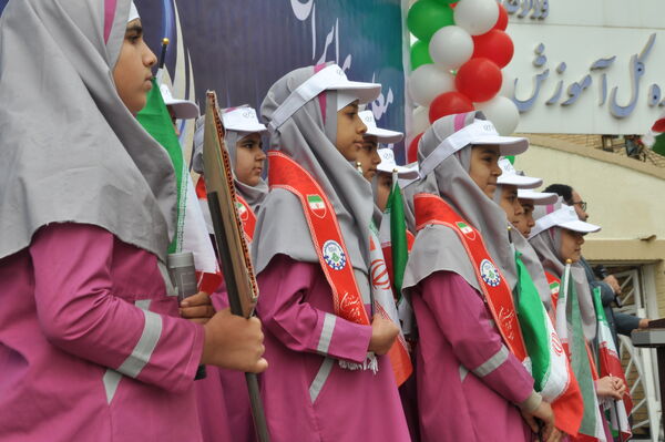 برگزاری آیین نمادین نواختن زنگ سپاس معلم در کرمانشاه