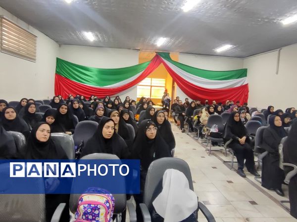 برگزاری کارگاه آموزشی معلم تحول آفرین در دبیرستان مشکوه نور