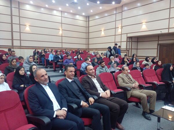 آیین تجلیل از دانش‌آموزان برتراستانی و کشوری در پژوهش سرای دکتر حسابی شهرستان قدس 