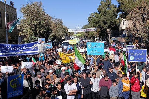 راهپیمایی سیزده آبان در شهرستان نیشابور