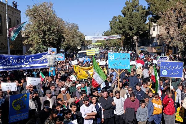 راهپیمایی سیزده آبان در شهرستان نیشابور