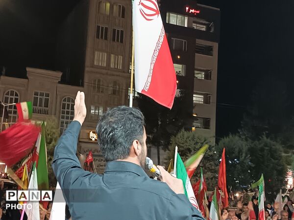 حماسه آفرینان جاودان در دل میدان خیابان