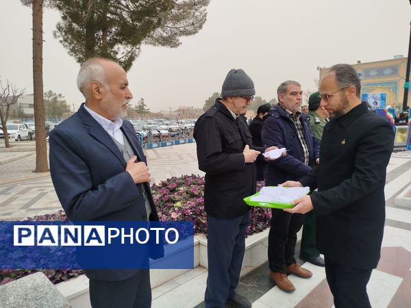 غبارروبی مزار شهدای زیارتگاه شهید مدرس (ره) 