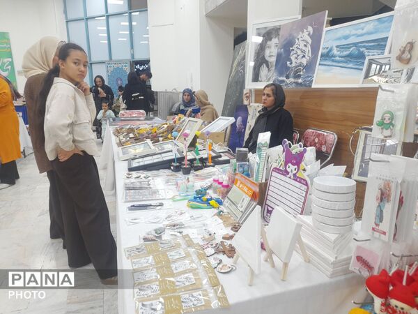 رونق تولید در فرهنگسرای سیمرغ با برپایی بازارچه صنایع دستی