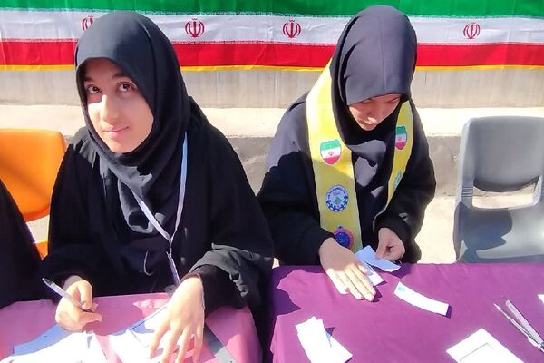 انتخابات شورای دانش‌آموزی در دبیرستان شاهد تکتم ناحیه 3 مشهد