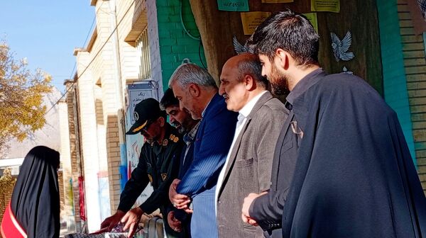 دبیرستان دخترانه فدک میزبان آیین زنگ نمادین «استکبار‌ستیزی» در شهر بن 