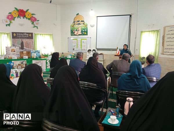 جشنواره جابر بن حیان در دبستان نرجس 