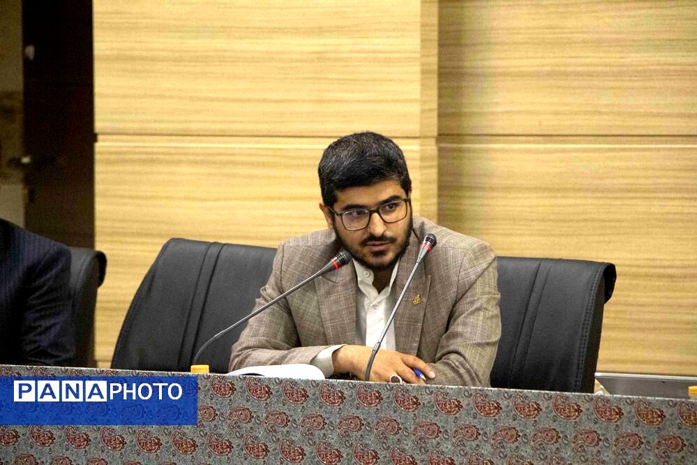 سازمان دانش آموزی خود را رهرو ولایت و خدمتگذار نظام تعلیم وتربیت می‌داند
