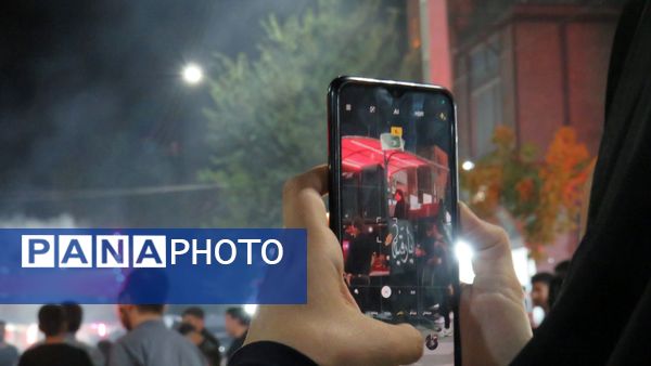 اهتزار پرچم ماه محرم در شهر بن 