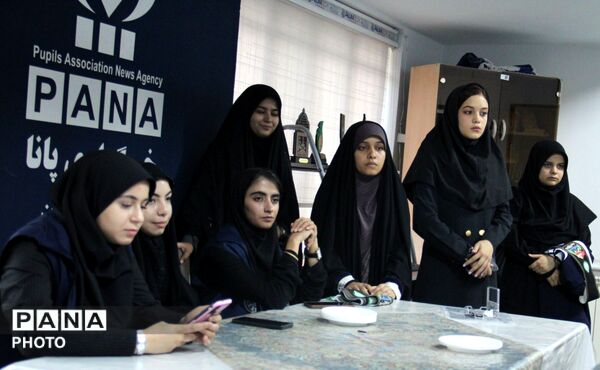 نشست صمیمی نایب رئیس مجلس شورای اسلامی با مربیان پیشتاز و خبرنگاران پانا همدان
