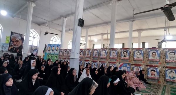 اعتکاف دانش آموزی در مسجد جامع روستای دهنو شهرستان خلیل آباد