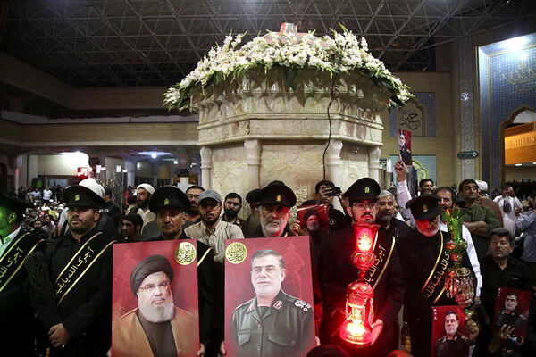 جلوه‌هایی از مراسم وداع با پیکر سردار شهید «نیلفروشان» در قم