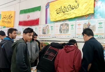 نمایشگاه دهه فجر دبیرستان شاهد ابوذر غفاری