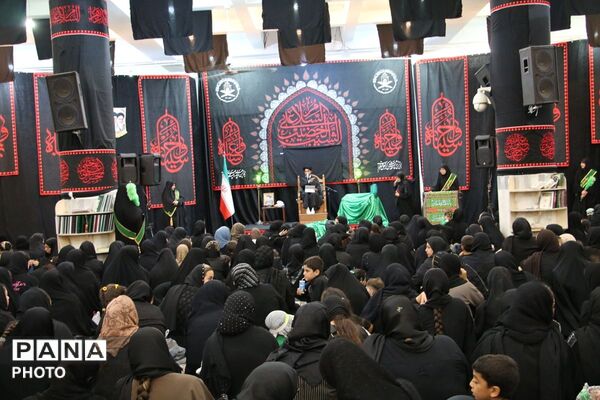 تجدید پیمان مادران قرچکی با آرمان‌های عاشورا در مراسم شیرخوارگان حسینی