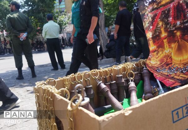 خیابان امام در روز تاسوعای حسینی حال و هوای دیگری میدهد 