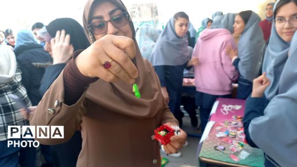 نمایشگاه بازارچه کسب و کار دانش‌آموزی در مدرسه شهید رجایی