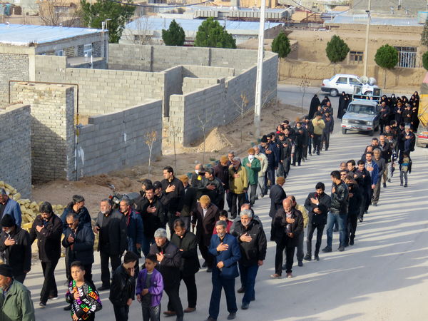 اجتماع و دسته روی عزاداران علوی در شهر درق برگزار شد