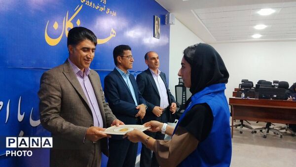 نشست خبری مدیرکل آموزش و پرورش هرمزگان با حضور اصحاب رسانه