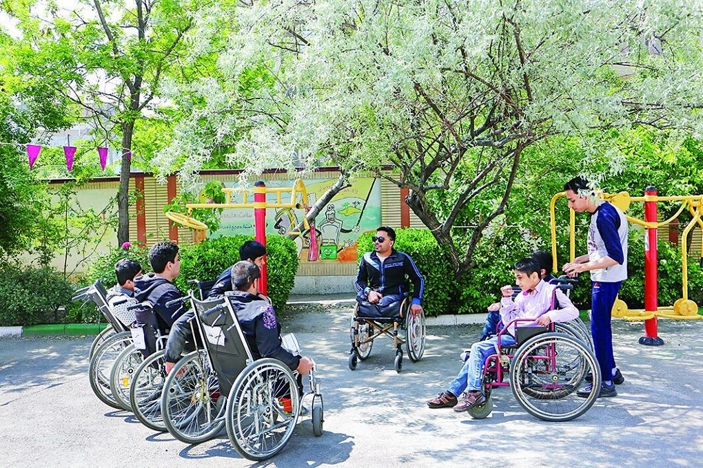 نگاه جامعه به توانایی‌های افراد باید تغییر کند