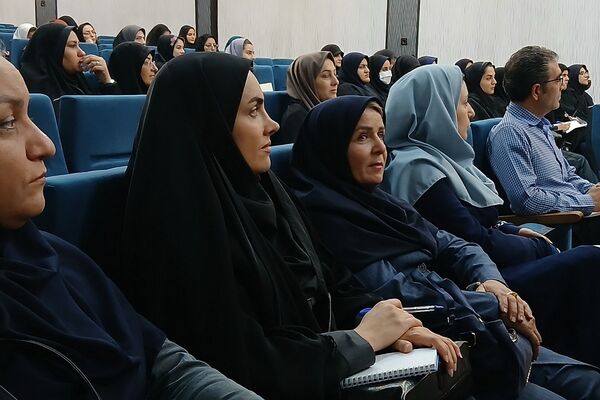  کارگاه آموزشی نحوه تعامل با دانش‌آموزان و بازی‌های گروهی در باقرشهر 