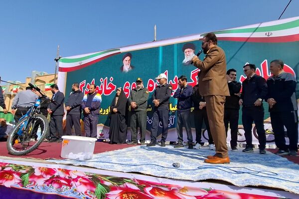  همایش بزرگ پیاده روی خانوادگی در نسیم‌شهر 
